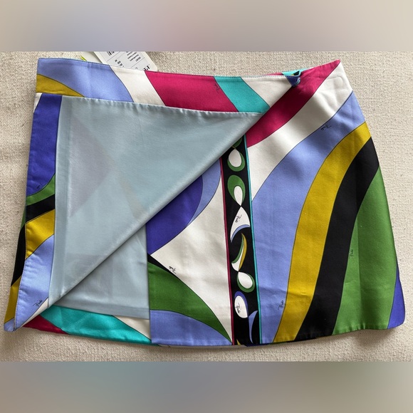 Emilio Pucci Silk Mini Skirt - Picture 7 of 8